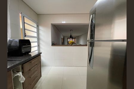 Casa à venda com 165m², 3 quartos e 2 vagas Casa à venda com 165m², 3 quartos e 2 vagasCozinha