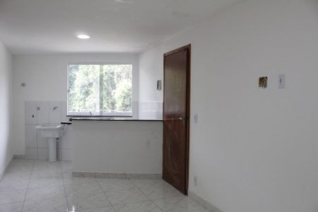 Sala de apartamento para alugar com 2 quartos, 50m² em Tanque, Rio de Janeiro