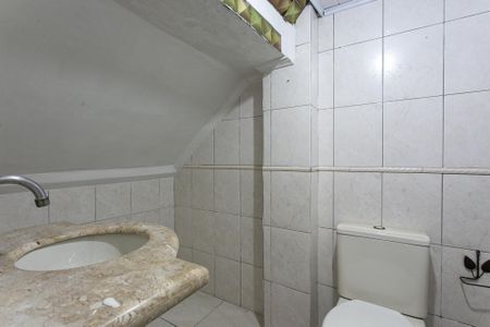 Lavabo de casa para alugar com 2 quartos, 120m² em Vila Araguaia, São Paulo