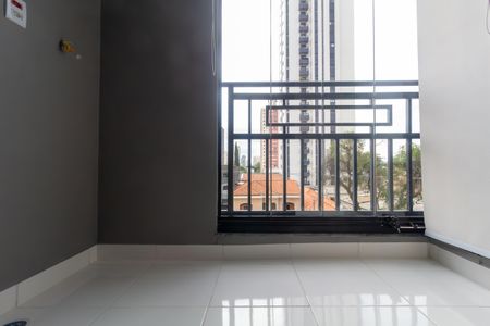 Apartamento para alugar com 38m², 2 quartos e sem vaga Apartamento para alugar com 38m², 2 quartos e sem vagaVaranda