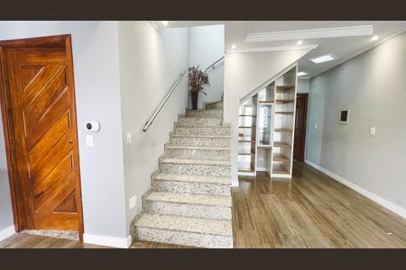 Escada de casa para alugar com 3 quartos, 95m² em Casa Verde Média, São Paulo