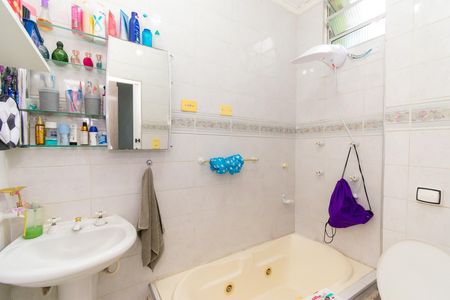 Casa à venda com 125m², 2 quartos e 2 vagas Casa à venda com 125m², 2 quartos e 2 vagasBanheiro da Suíte