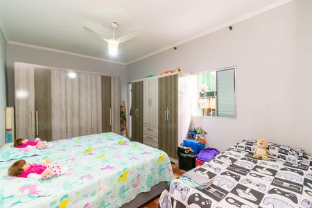 Casa à venda com 125m², 2 quartos e 2 vagas Casa à venda com 125m², 2 quartos e 2 vagasSuíte