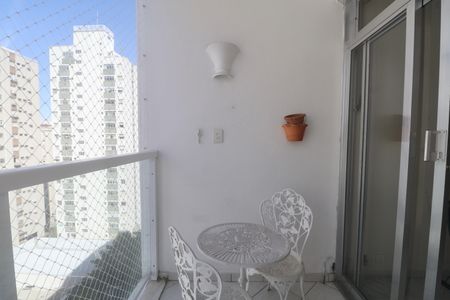 Apartamento para alugar com 70m², 2 quartos e 1 vaga Apartamento para alugar com 70m², 2 quartos e 1 vagaVaranda