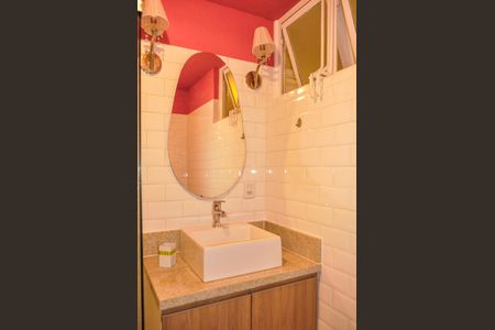 Apartamento à venda com 76m², 2 quartos e 1 vaga Apartamento à venda com 76m², 2 quartos e 1 vagaBanheiro social