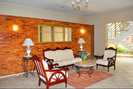 Apartamento à venda com 76m², 2 quartos e 1 vaga Apartamento à venda com 76m², 2 quartos e 1 vagaHall do predio