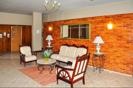 Apartamento à venda com 76m², 2 quartos e 1 vaga Apartamento à venda com 76m², 2 quartos e 1 vagaHall do predio