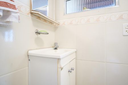 Casa à venda com 245m², 2 quartos e 2 vagas Casa à venda com 245m², 2 quartos e 2 vagasLavabo do terraço