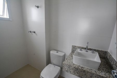 Apartamento à venda com 69m², 2 quartos e 2 vagasBanheiro da Suíte