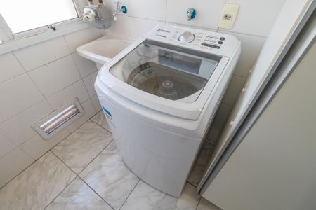 Área de Serviço de apartamento para alugar com 2 quartos, 60m² em Bethaville I, Barueri