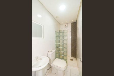 Banheiro Social de apartamento para alugar com 1 quarto, 27m² em Centro Histórico, Porto Alegre