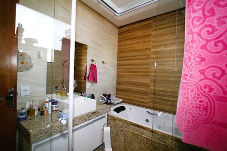 Casa à venda com 150m², 3 quartos e 2 vagasBanheiro da Suíte 1