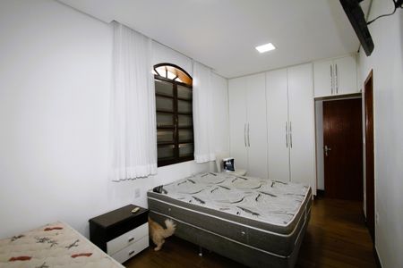 Casa à venda com 150m², 3 quartos e 2 vagasSuíte 2