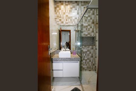 Casa à venda com 150m², 3 quartos e 2 vagasBanheiro da Suíte 2