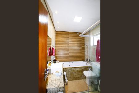 Casa à venda com 150m², 3 quartos e 2 vagasBanheiro da Suíte 1