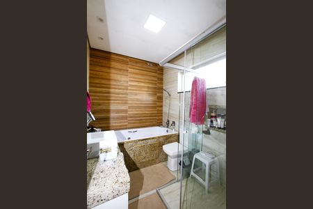 Casa à venda com 150m², 3 quartos e 2 vagasBanheiro da Suíte 1