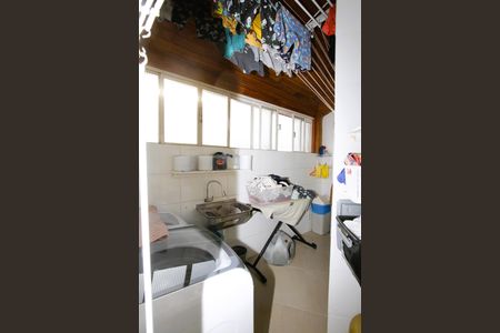 Casa à venda com 150m², 3 quartos e 2 vagasÁrea de Serviço