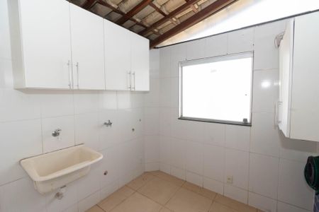 Apartamento à venda com 92m², 3 quartos e 2 vagas Apartamento à venda com 92m², 3 quartos e 2 vagasÁrea de Serviço