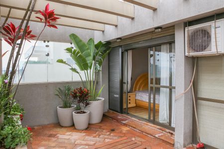 Apartamento à venda com 196m², 2 quartos e 3 vagas Apartamento à venda com 196m², 2 quartos e 3 vagasHidromassagem