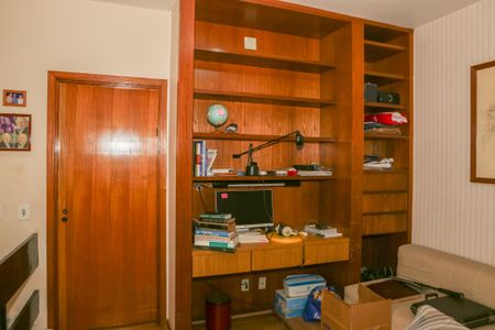 Apartamento à venda com 196m², 2 quartos e 3 vagas Apartamento à venda com 196m², 2 quartos e 3 vagasSegundo Andar