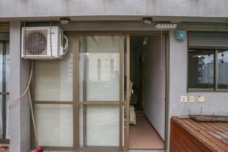 Apartamento à venda com 196m², 2 quartos e 3 vagas Apartamento à venda com 196m², 2 quartos e 3 vagasHidromassagem