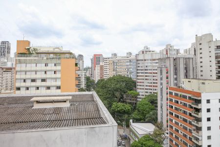Apartamento à venda com 196m², 2 quartos e 3 vagas Apartamento à venda com 196m², 2 quartos e 3 vagasVista da Sala de TV