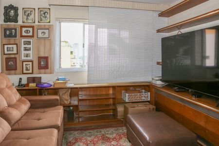 Sala de TV de apartamento à venda com 2 quartos, 196m² em Perdizes, São Paulo