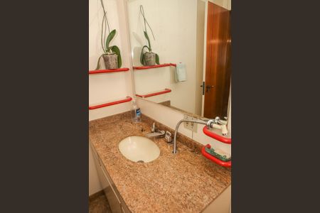 Apartamento à venda com 196m², 2 quartos e 3 vagas Apartamento à venda com 196m², 2 quartos e 3 vagasBanheiro da Suíte 2