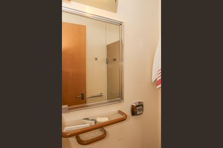 Apartamento à venda com 196m², 2 quartos e 3 vagas Apartamento à venda com 196m², 2 quartos e 3 vagasBanheiro