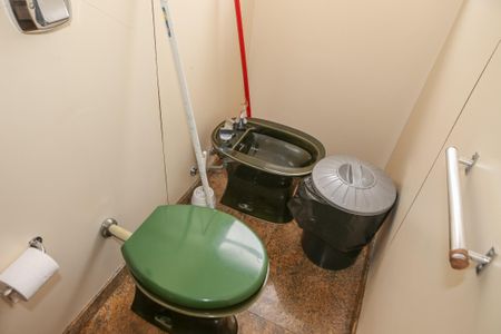 Apartamento à venda com 196m², 2 quartos e 3 vagas Apartamento à venda com 196m², 2 quartos e 3 vagasBanheiro da Suíte 1