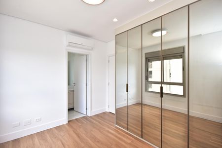 Apartamento à venda com 233m², 3 quartos e 3 vagasSuíte 2