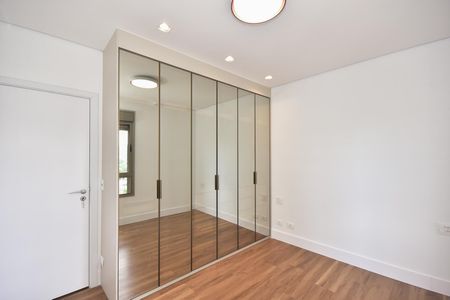 Apartamento à venda com 233m², 3 quartos e 3 vagasSuíte 2