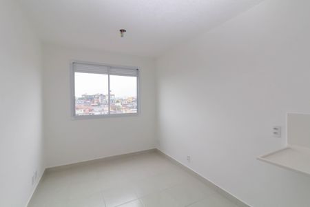 Sala/Cozinha de apartamento para alugar com 2 quartos, 32m² em Vila Carmosina, São Paulo