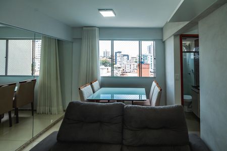 Apartamento para alugar com 66m², 2 quartos e 2 vagasSala