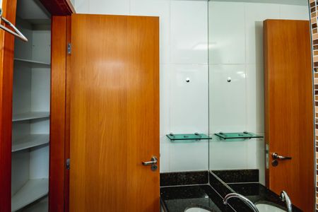 Apartamento para alugar com 66m², 2 quartos e 2 vagasBanheiro da Suíte