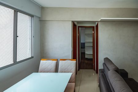 Apartamento para alugar com 66m², 2 quartos e 2 vagasSala