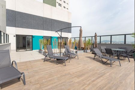 Apartamento para alugar com 35m², 1 quarto e 1 vaga Apartamento para alugar com 35m², 1 quarto e 1 vagaÁrea Comum - Piscina