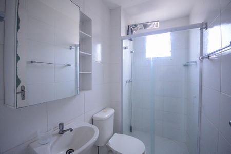 Apartamento para alugar com 55m², 2 quartos e 1 vaga Apartamento para alugar com 55m², 2 quartos e 1 vagaBanheiro da Suite