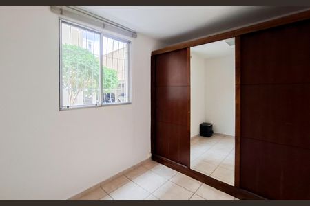 Quarto 2 de apartamento para alugar com 3 quartos, 70m² em Santa Efigênia, Belo Horizonte