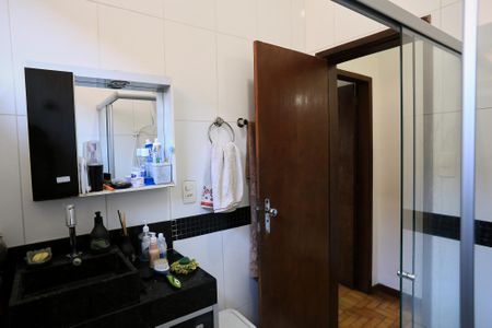 Casa para alugar com 360m², 3 quartos e 2 vagasBanheiro Social