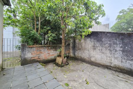 Casa à venda com 439m², 2 quartos e 6 vagas Casa à venda com 439m², 2 quartos e 6 vagasQuintal