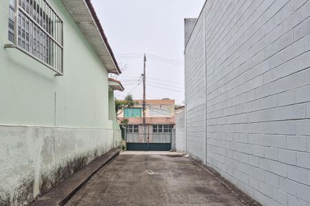 Casa à venda com 439m², 2 quartos e 6 vagas Casa à venda com 439m², 2 quartos e 6 vagasQuintal