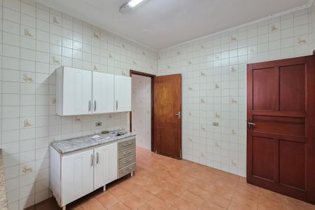 Casa à venda com 439m², 2 quartos e 6 vagas Casa à venda com 439m², 2 quartos e 6 vagasCozinha