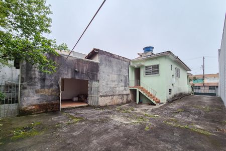 Casa à venda com 439m², 2 quartos e 6 vagas Casa à venda com 439m², 2 quartos e 6 vagasQuintal