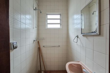 Casa à venda com 439m², 2 quartos e 6 vagas Casa à venda com 439m², 2 quartos e 6 vagasBanheiro de serviço