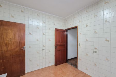 Casa à venda com 439m², 2 quartos e 6 vagas Casa à venda com 439m², 2 quartos e 6 vagasCozinha