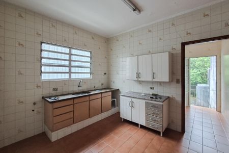 Casa à venda com 439m², 2 quartos e 6 vagas Casa à venda com 439m², 2 quartos e 6 vagasCozinha