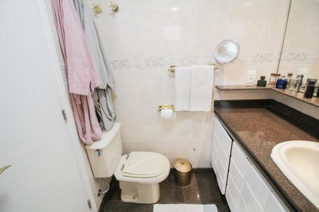 Apartamento para alugar com 168m², 4 quartos e 3 vagas Apartamento para alugar com 168m², 4 quartos e 3 vagasBanheiro Suíte 1