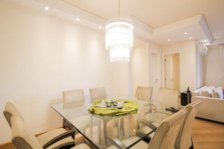 Apartamento para alugar com 168m², 4 quartos e 3 vagas Apartamento para alugar com 168m², 4 quartos e 3 vagasSala de Jantar