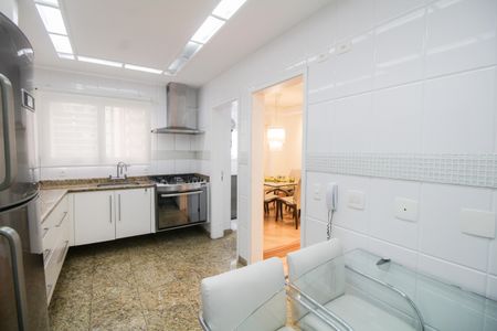 Apartamento para alugar com 168m², 4 quartos e 3 vagas Apartamento para alugar com 168m², 4 quartos e 3 vagasCozinha